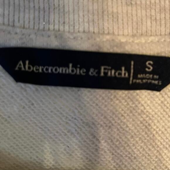 Abercrombie and Fitch Cropped Sweatshirt S Its All Love Gray Embroidered Rainbow - Picture 6 of 9